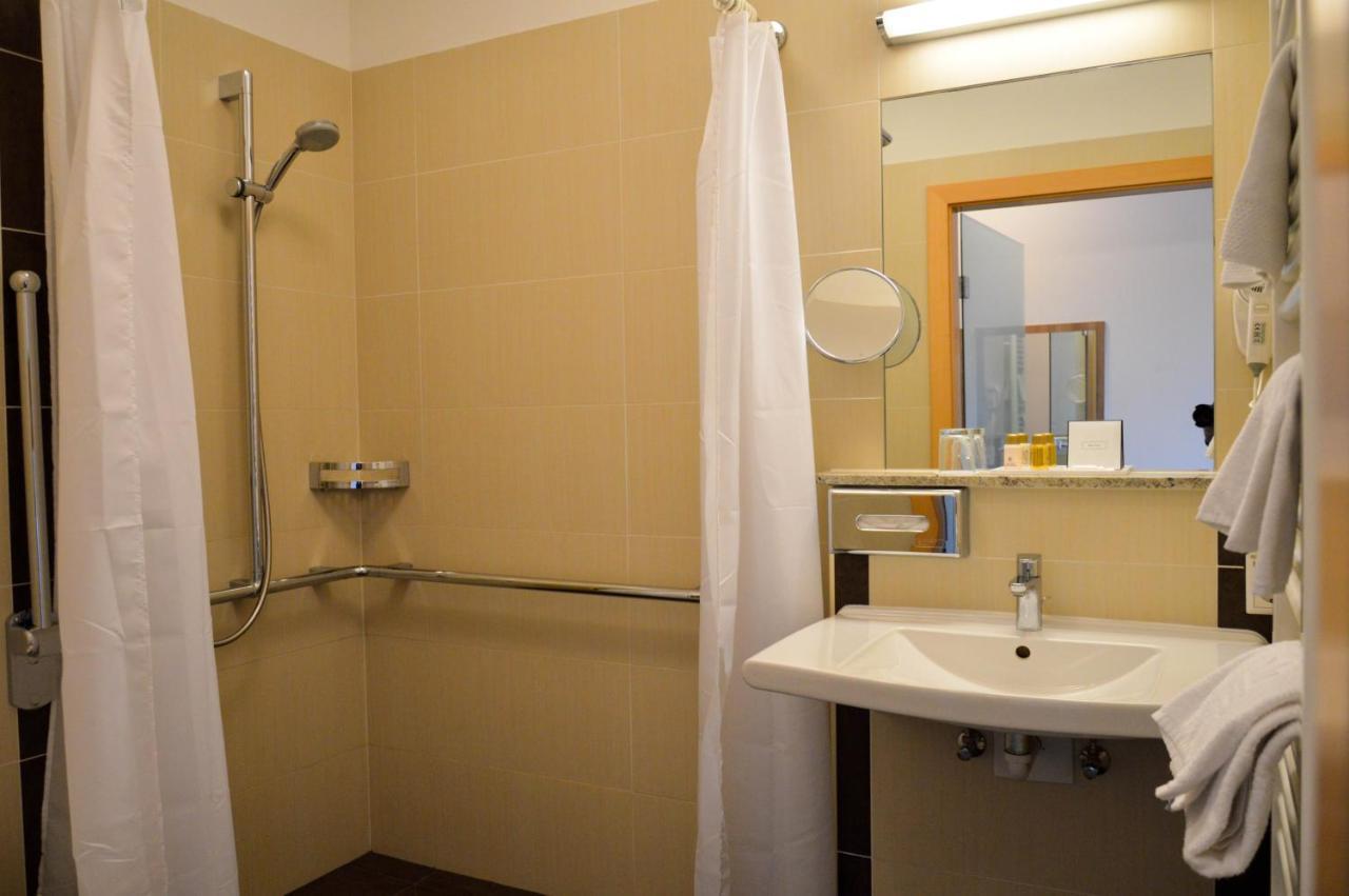 Hotel Roemerhof Tulln An Der Donau Стая снимка